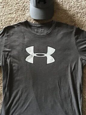 Mens Under Armor  t- shirt  size XL & cap - both for $8